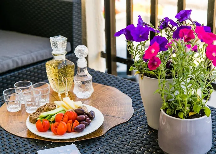 #avant_garde #beach 2',downtown 5' *